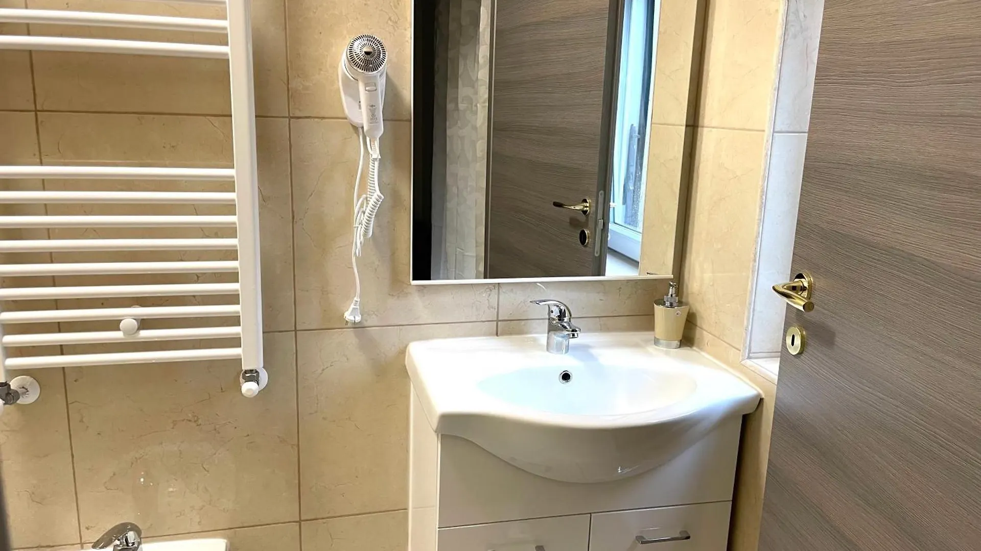 Fiera Rooms Verona 0*,  Italia